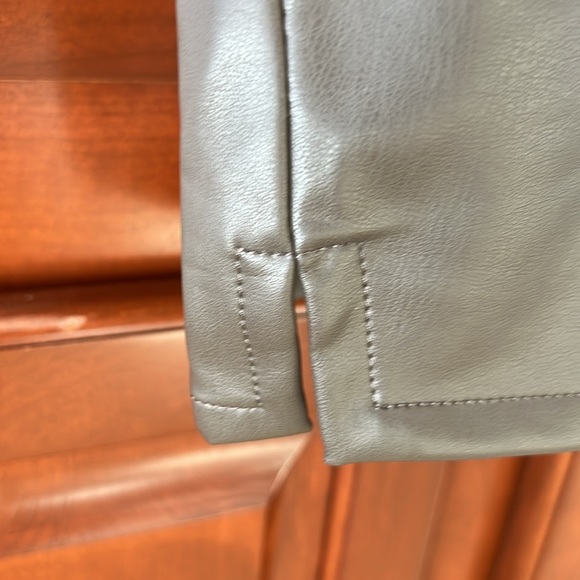 Oak+Fort Faux Leather Shacket- XXS-XS - Picture 4 of 11